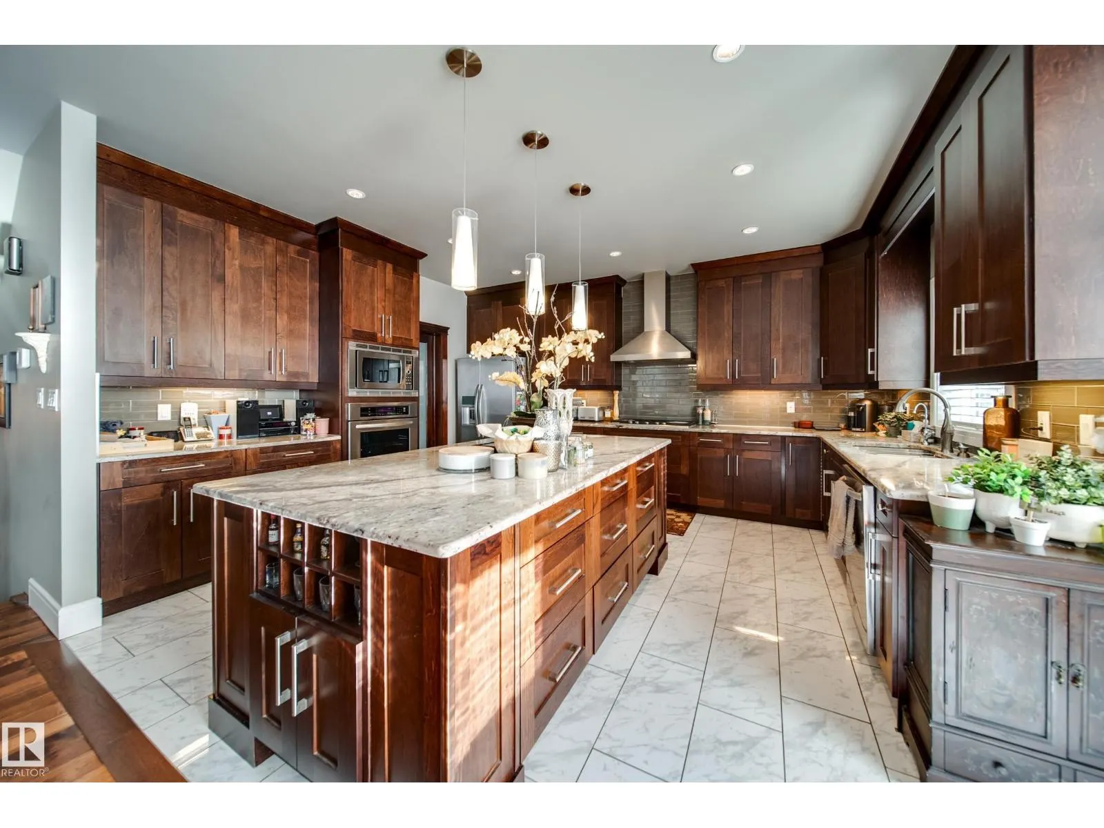 5410 MCLUHAN END EN NW