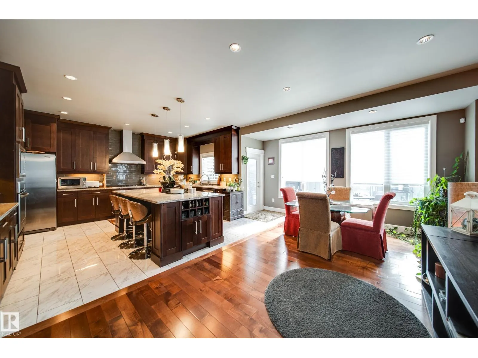 5410 MCLUHAN END EN NW