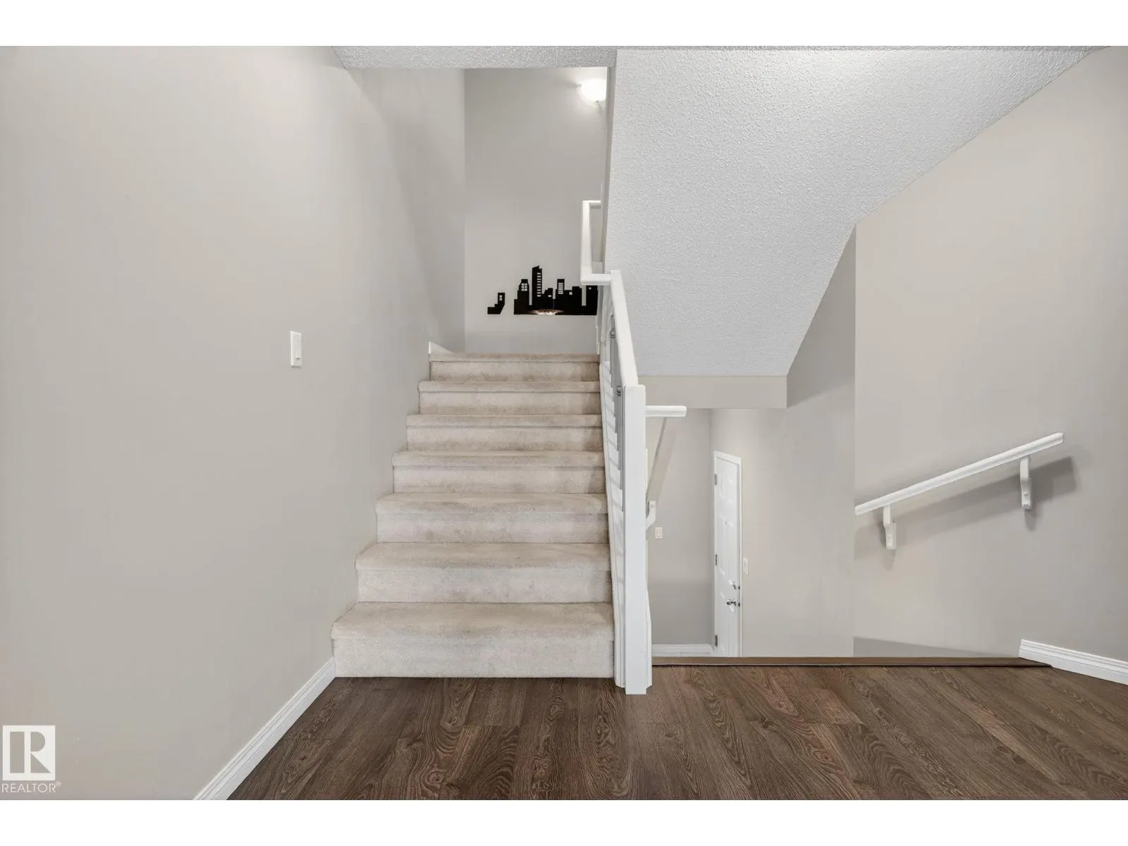 1717 Chapman Way SW SW