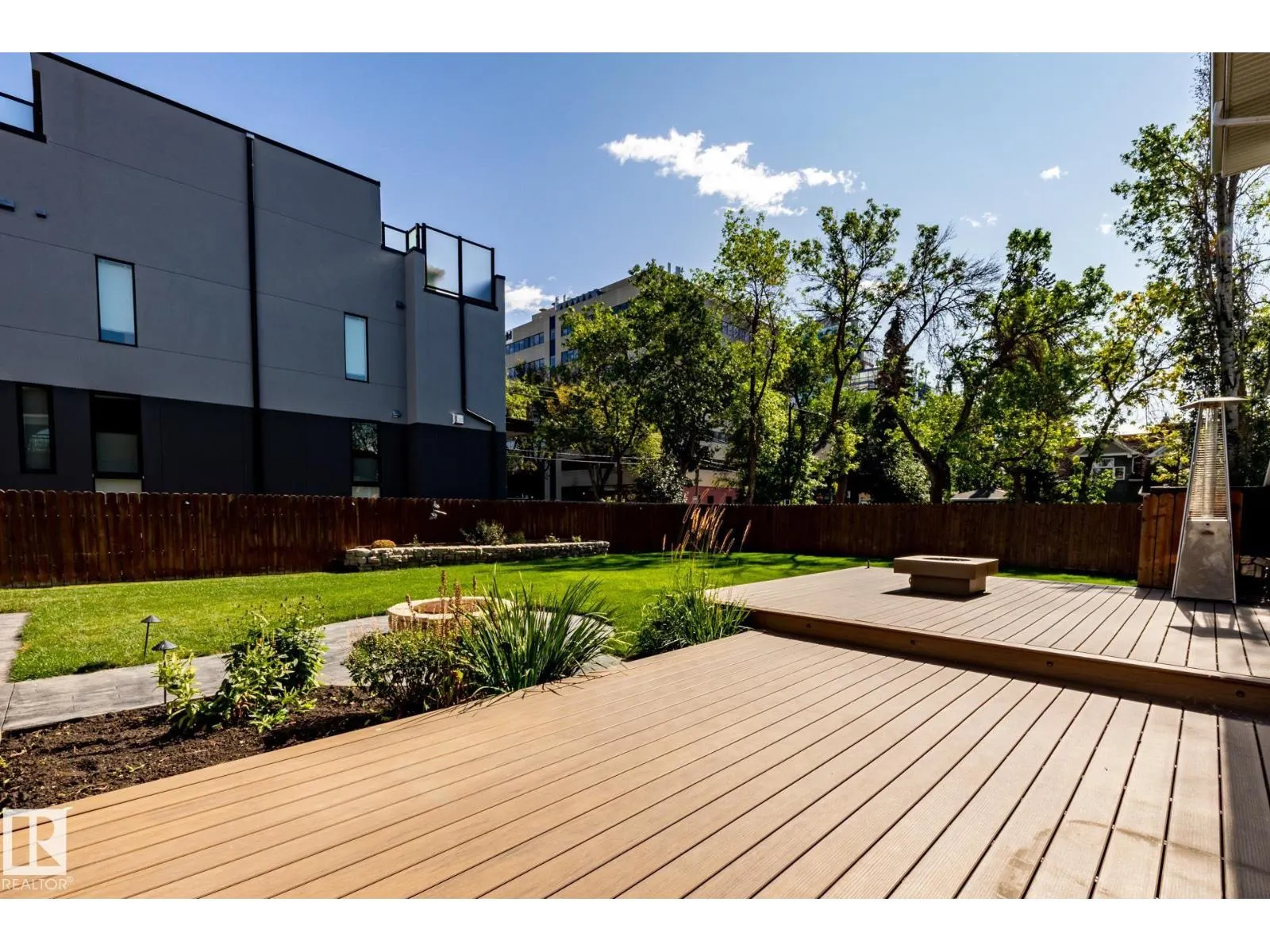 12428 103 AV NW