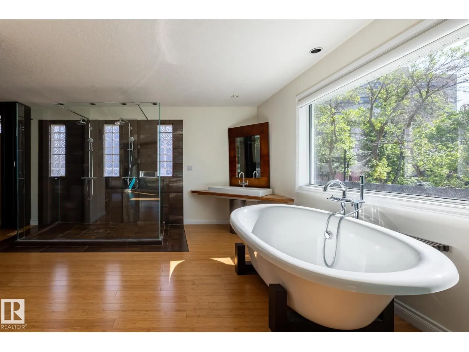 12428 103 AV NW