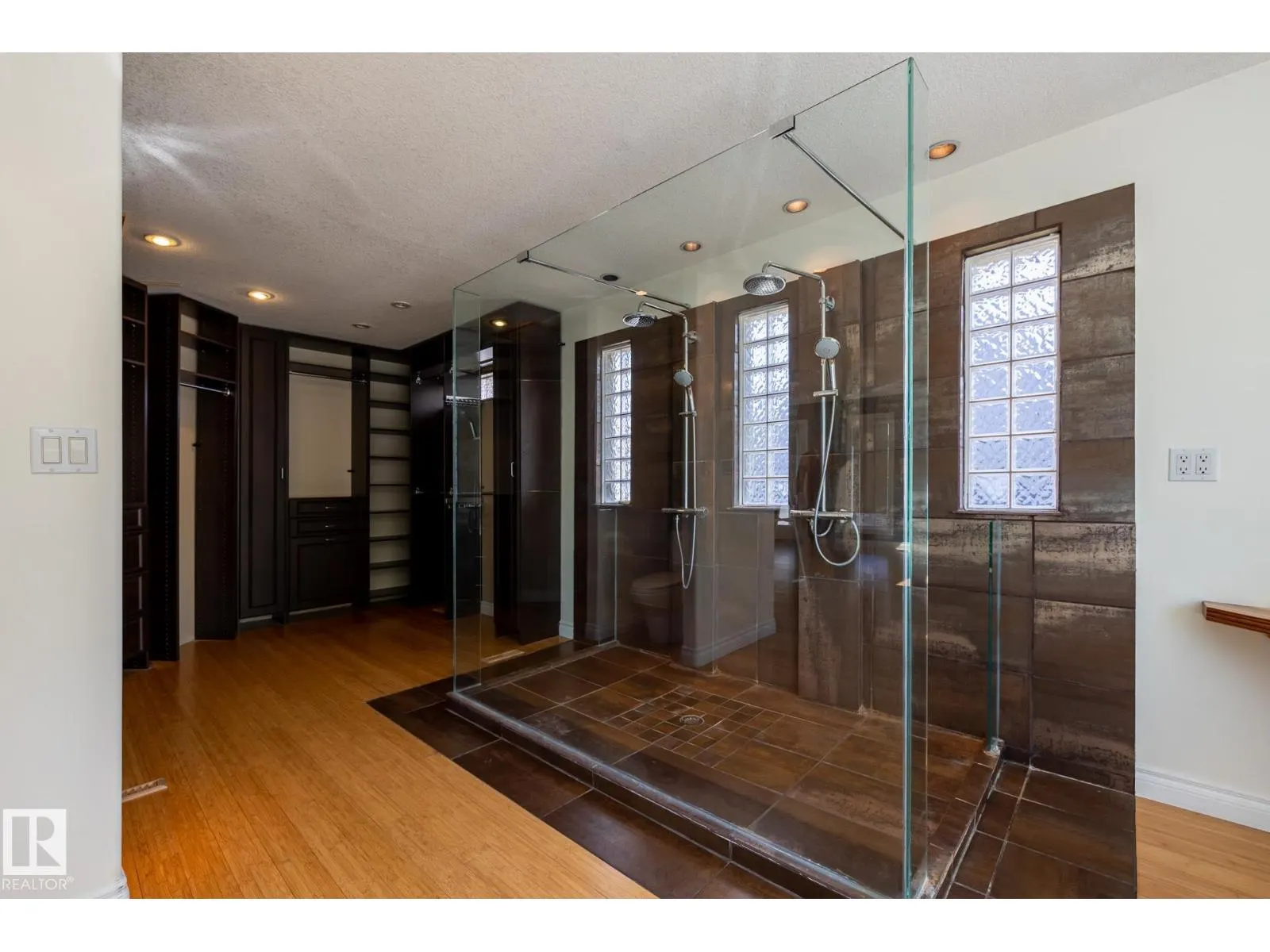 12428 103 AV NW