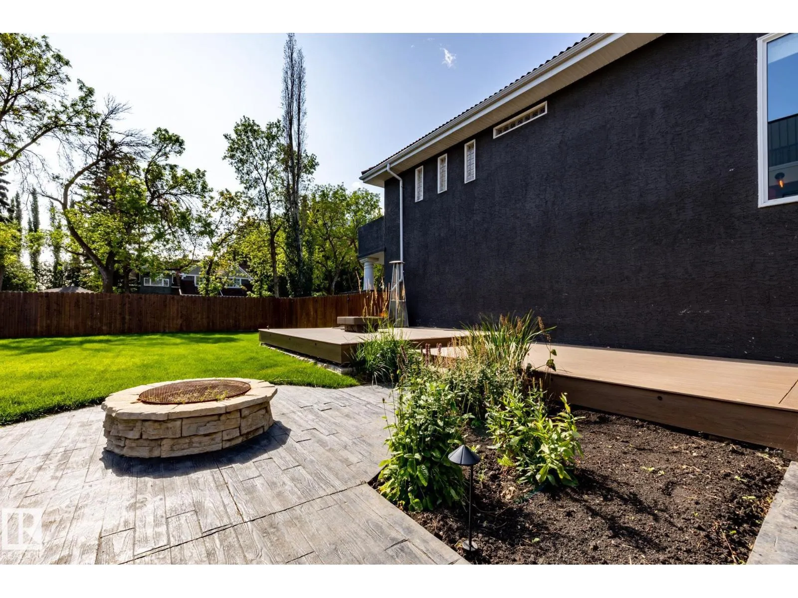 12428 103 AV NW