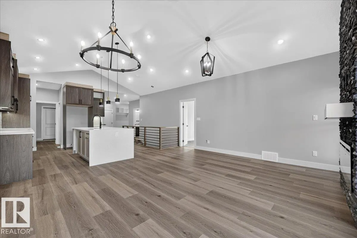 22 Mockingbird CR