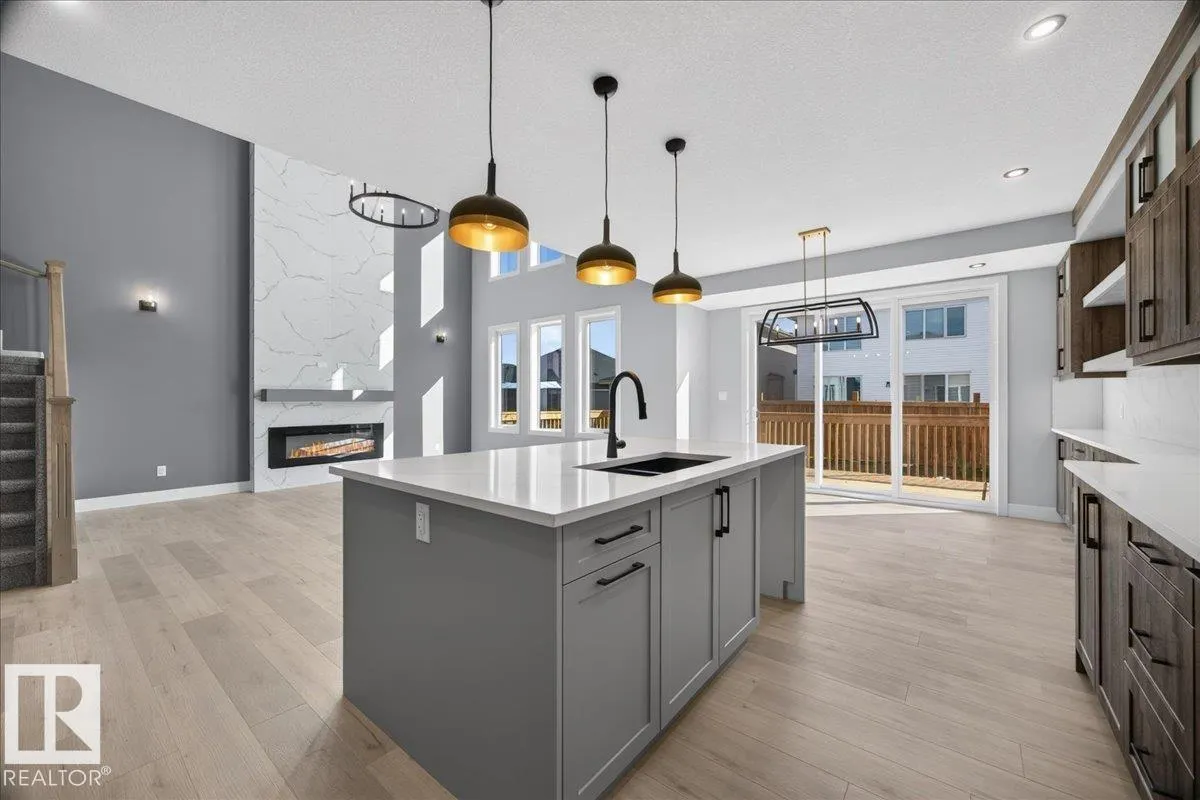 81 Mockingbird CR