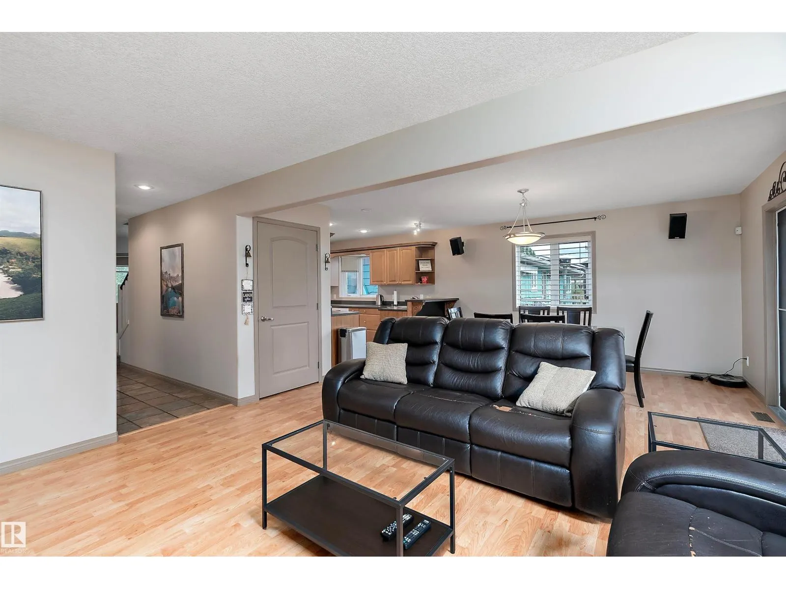 513 2nd AV