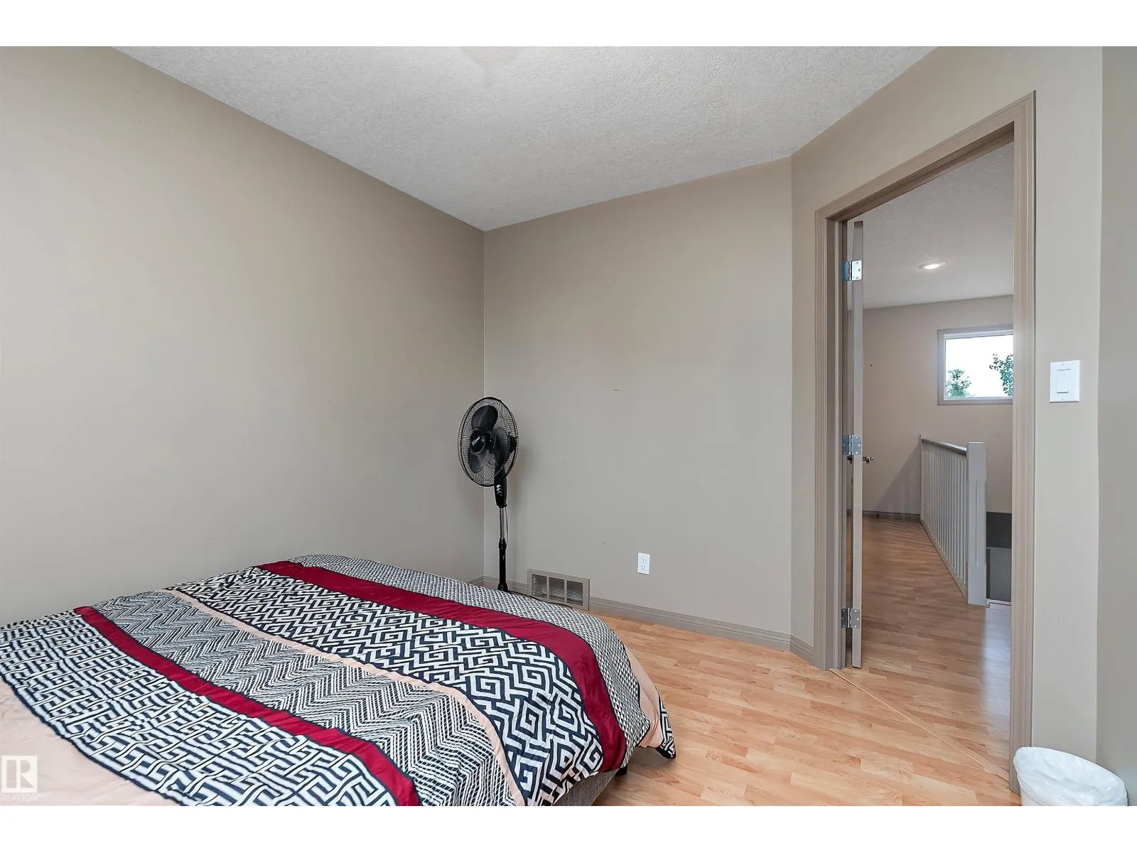 513 2nd AV