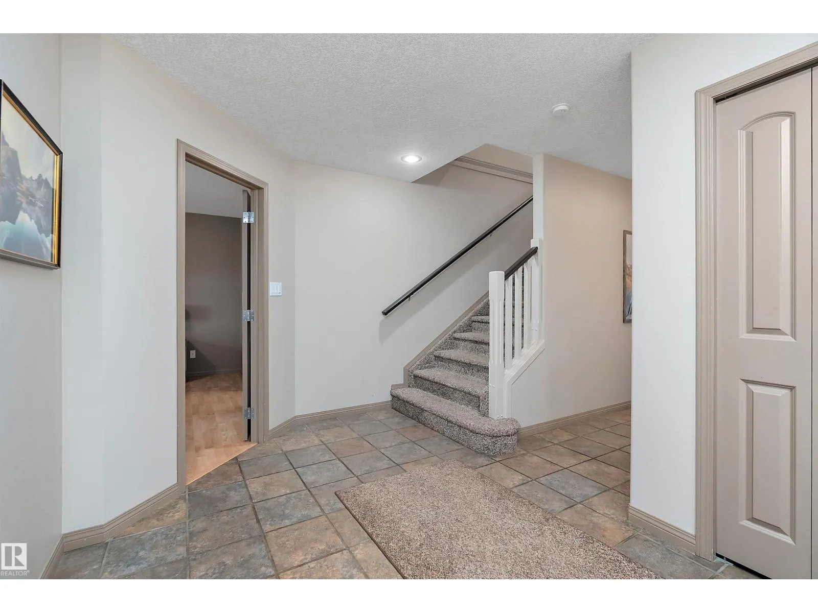 513 2nd AV