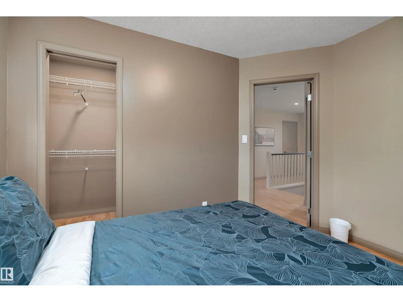 513 2nd AV