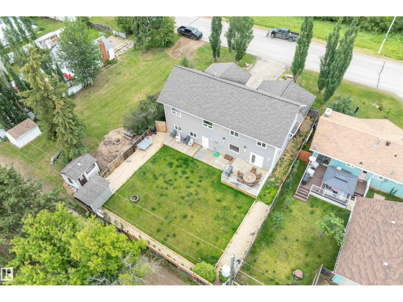513 2nd AV