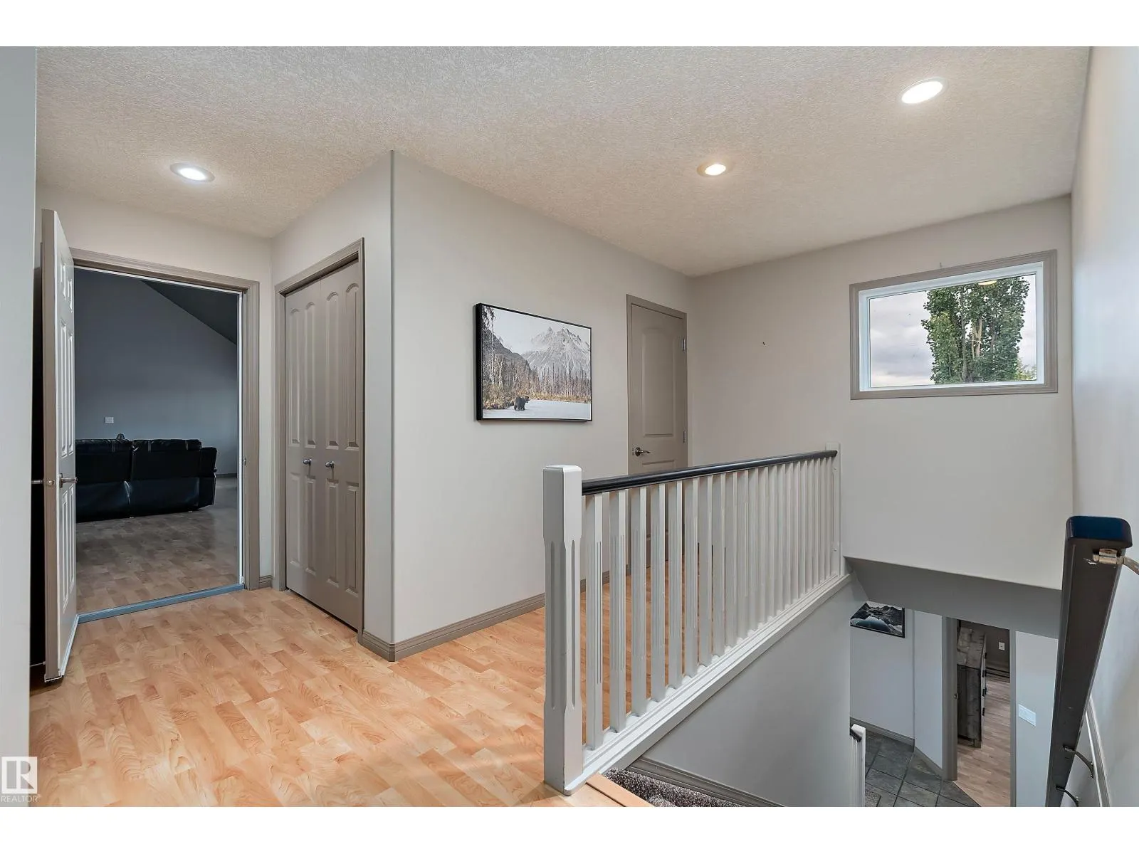 513 2nd AV