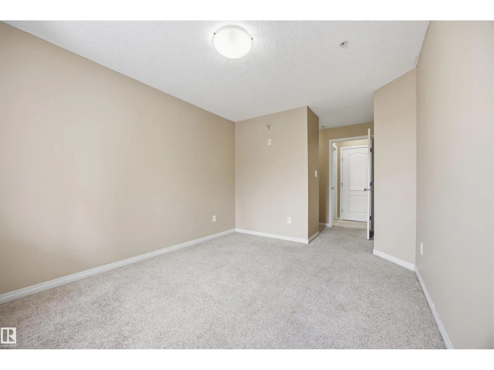 #107 4903 47 AV