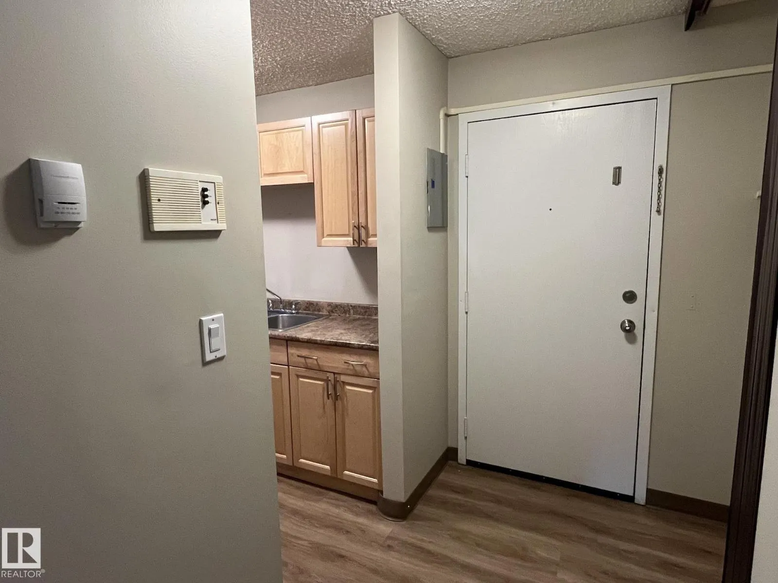 #205 51 BROWN ST
