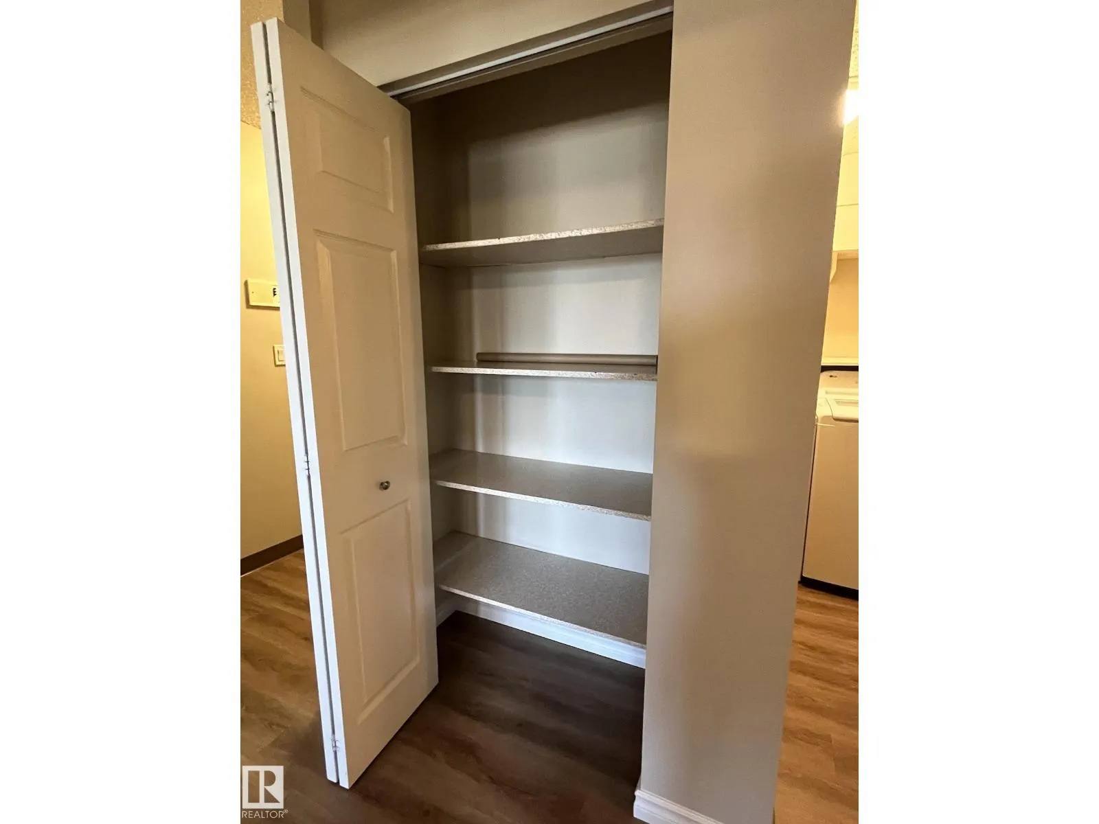 #205 51 BROWN ST