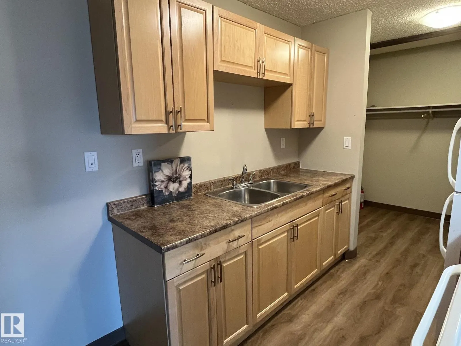 #205 51 BROWN ST