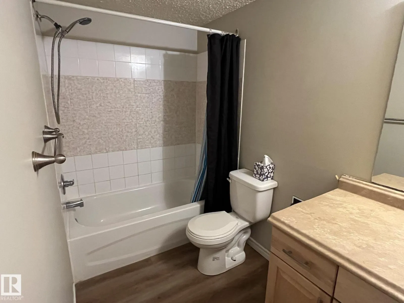 #205 51 BROWN ST