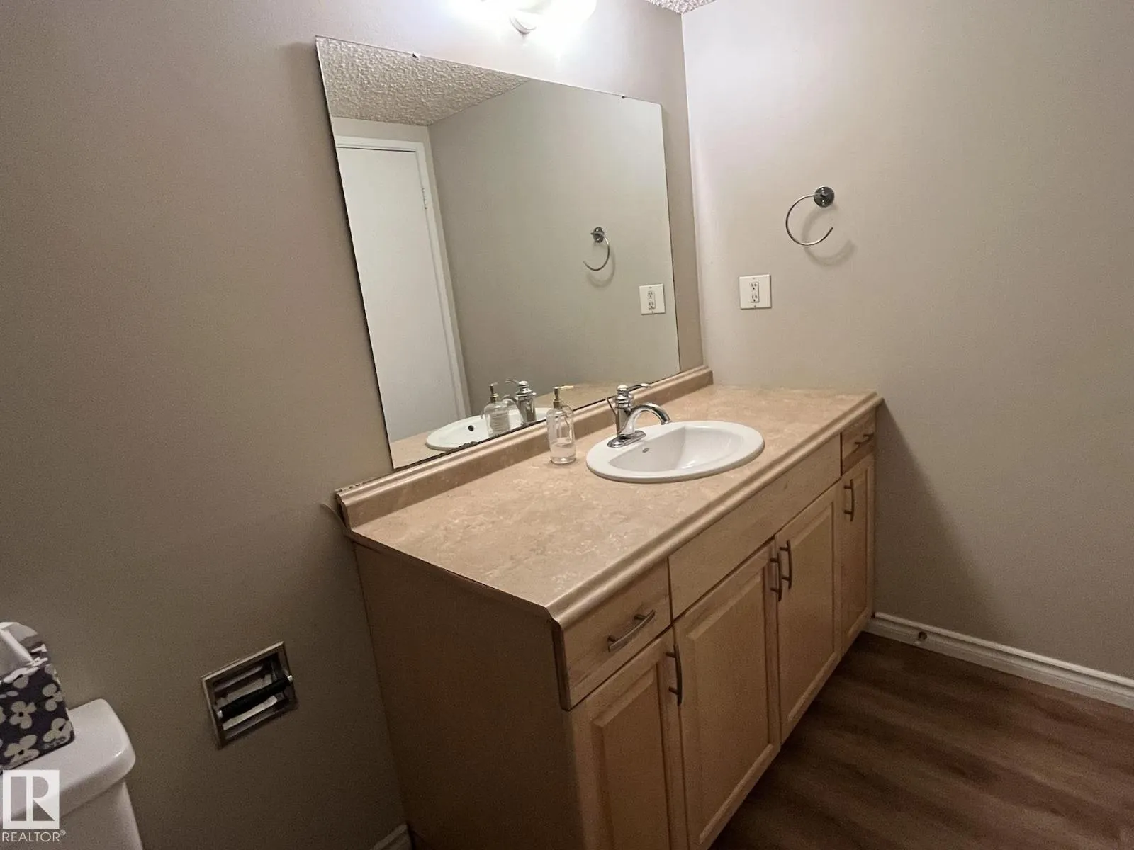 #205 51 BROWN ST