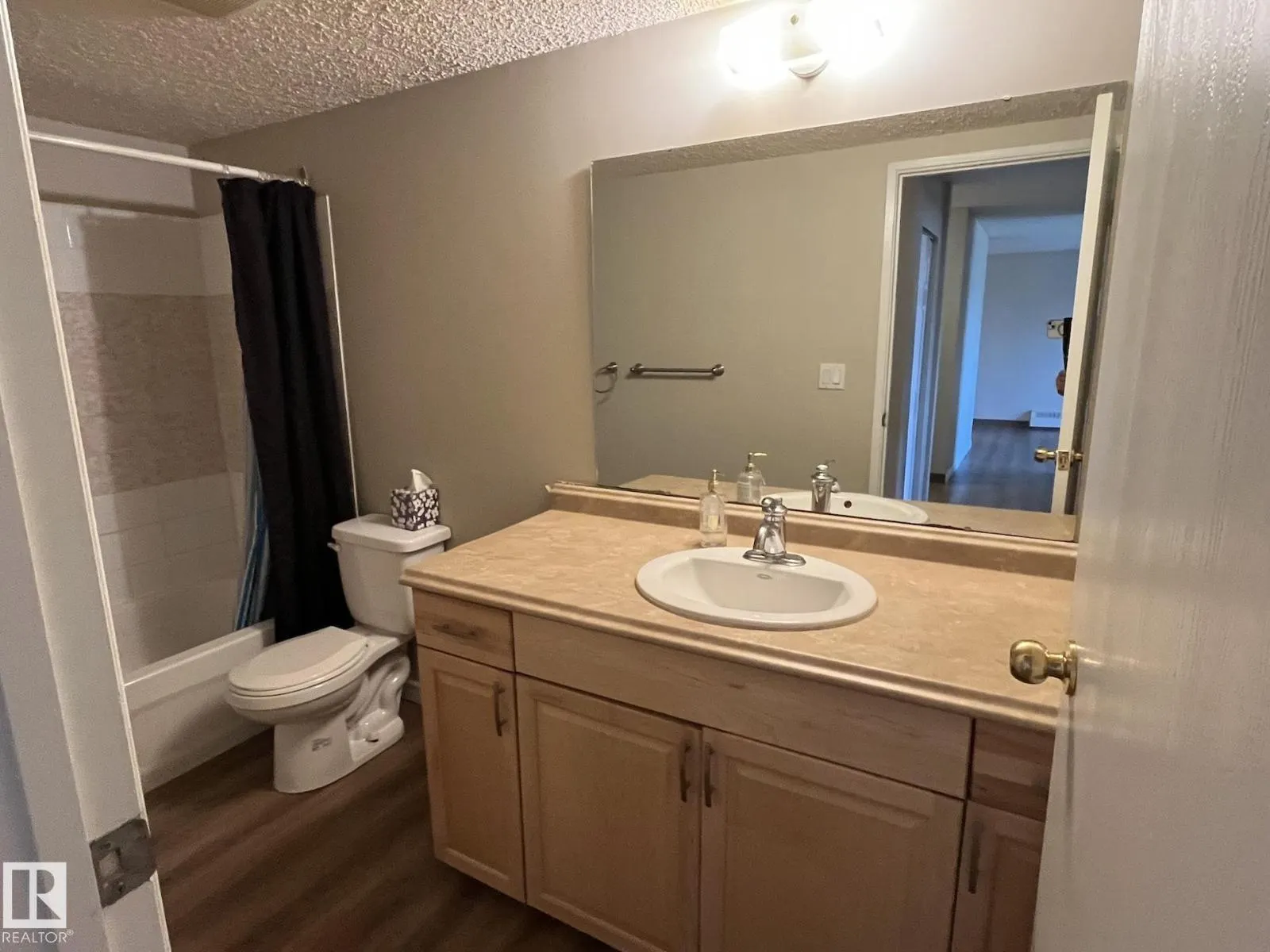 #205 51 BROWN ST