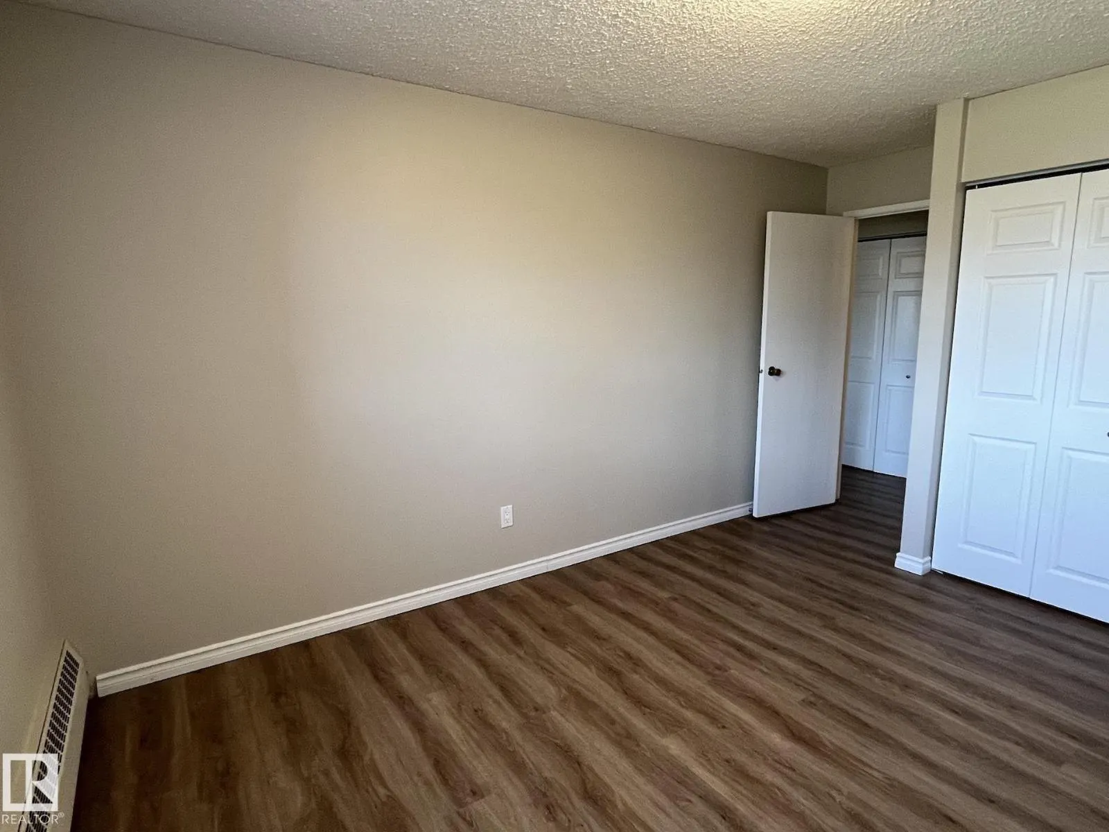 #205 51 BROWN ST