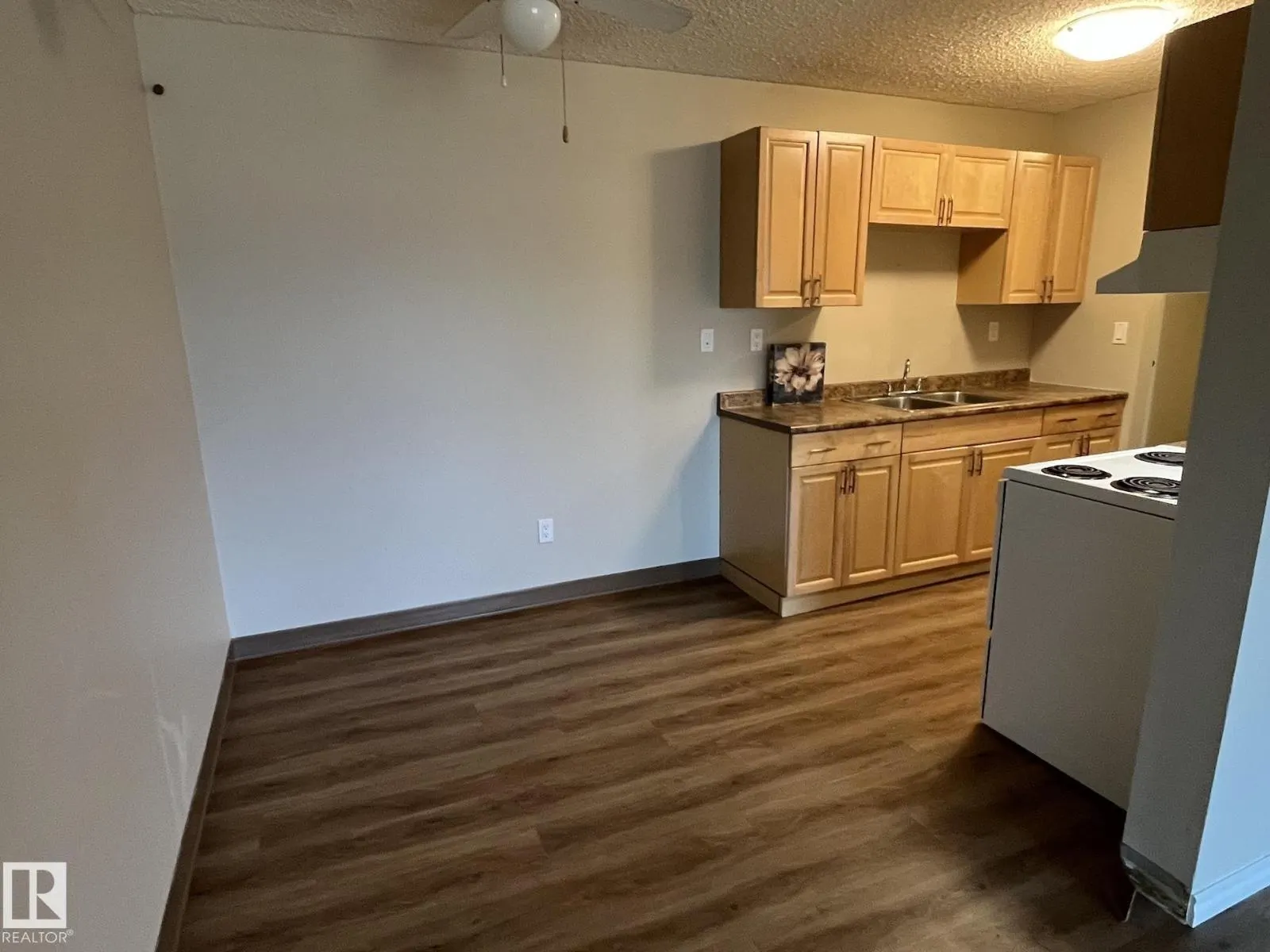 #205 51 BROWN ST