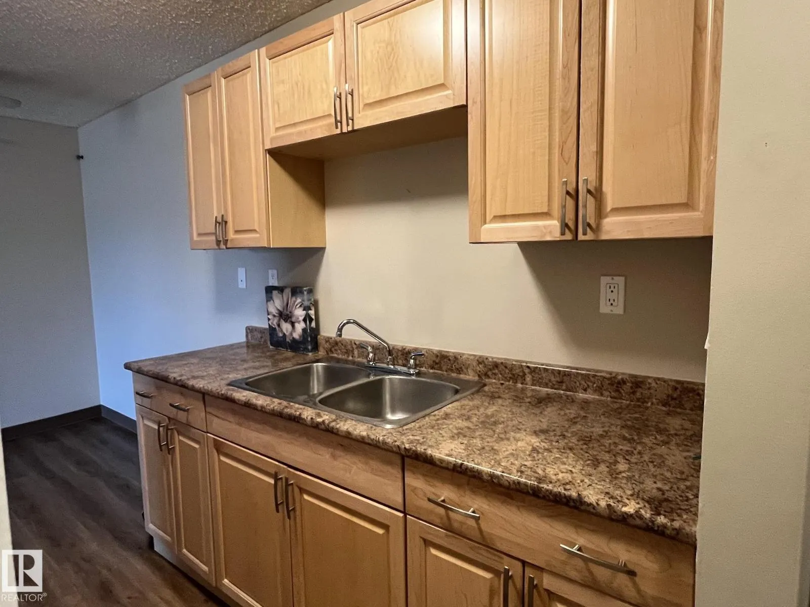 #205 51 BROWN ST