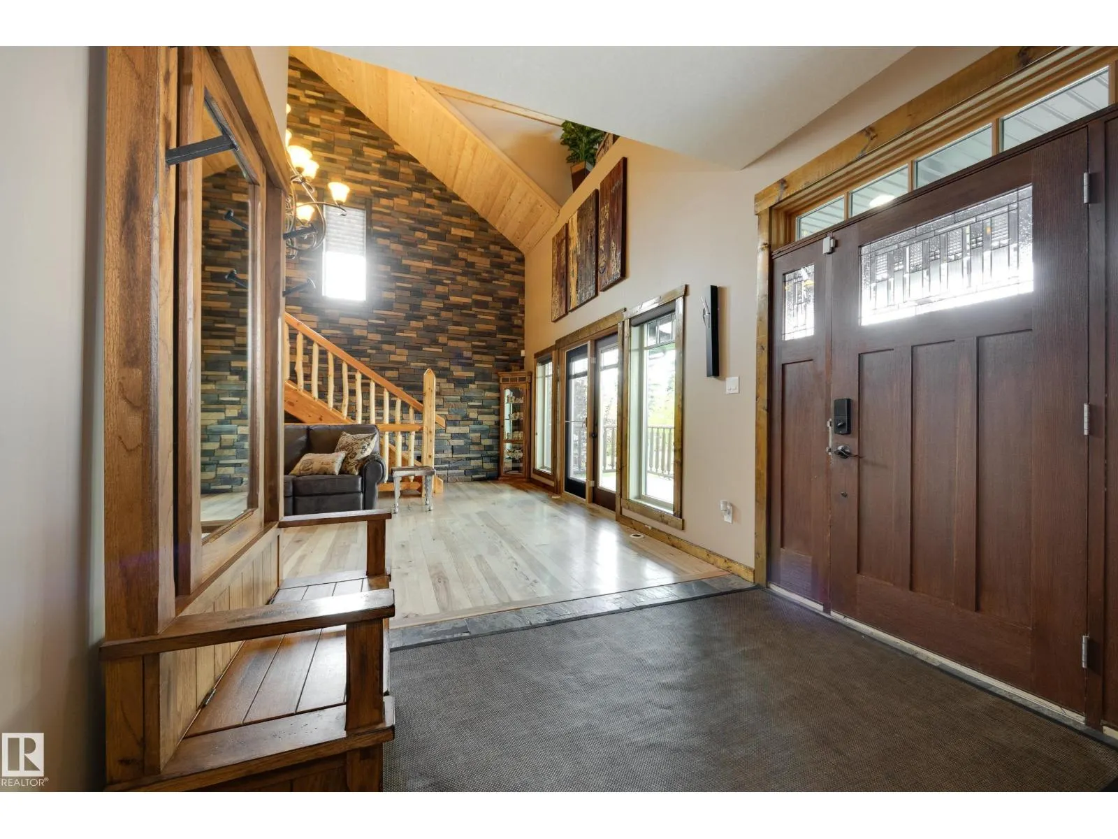 10811 67 ST NW