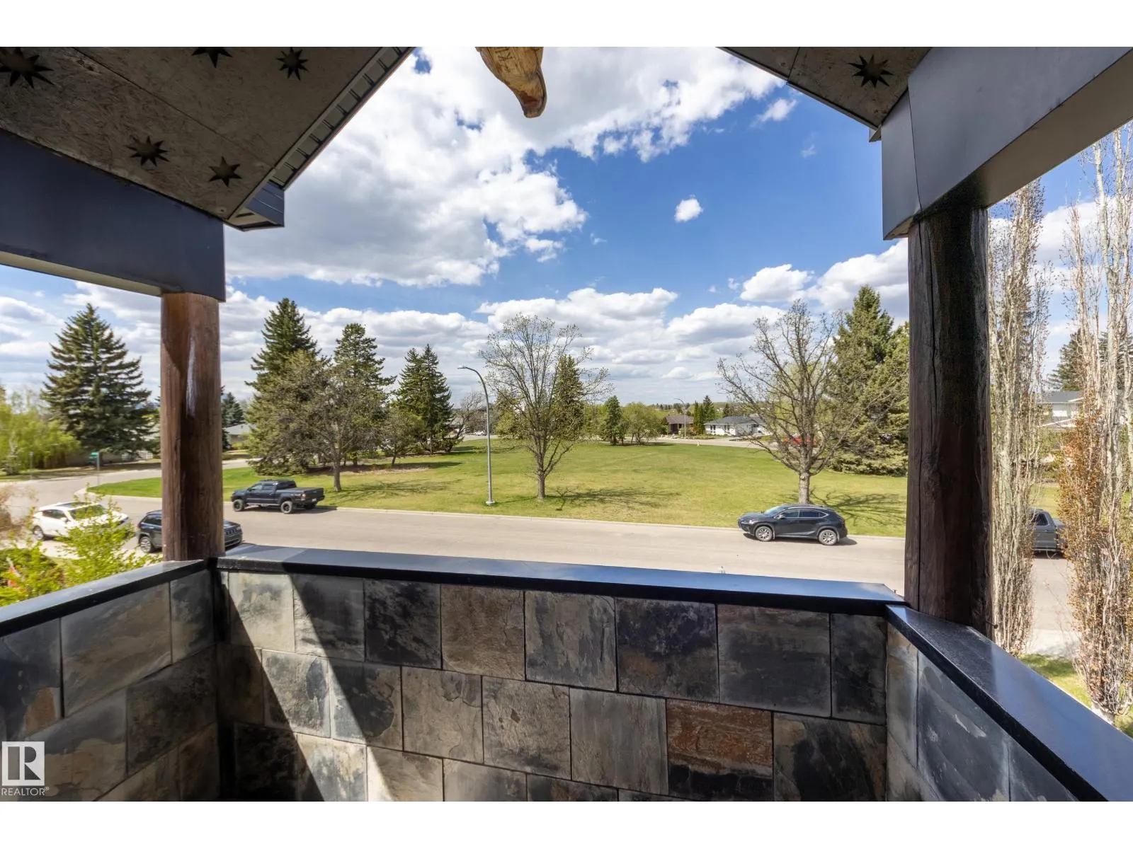 10811 67 ST NW