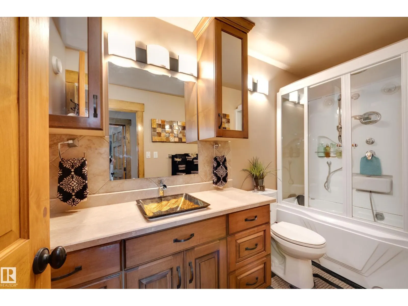 10811 67 ST NW