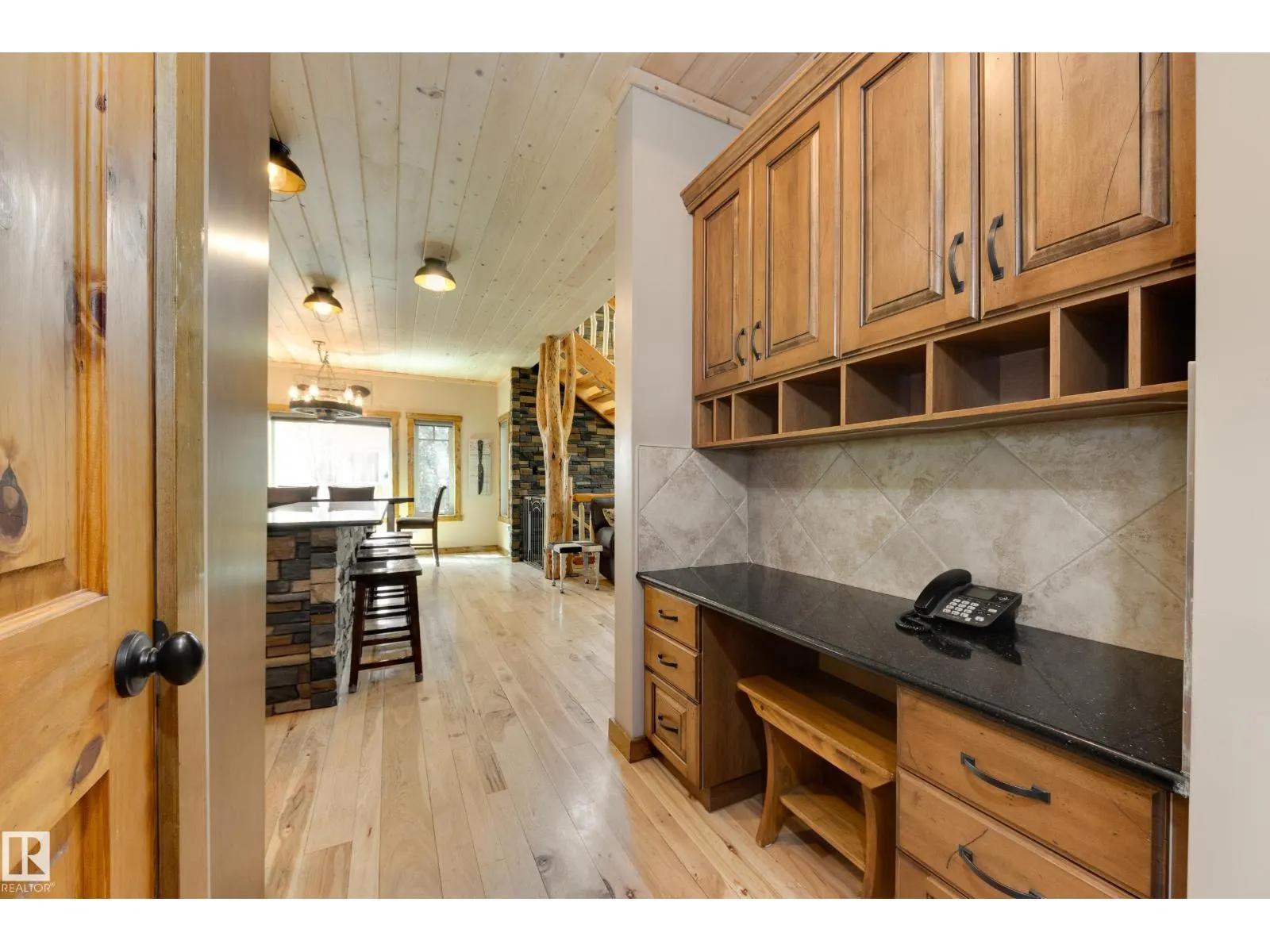 10811 67 ST NW