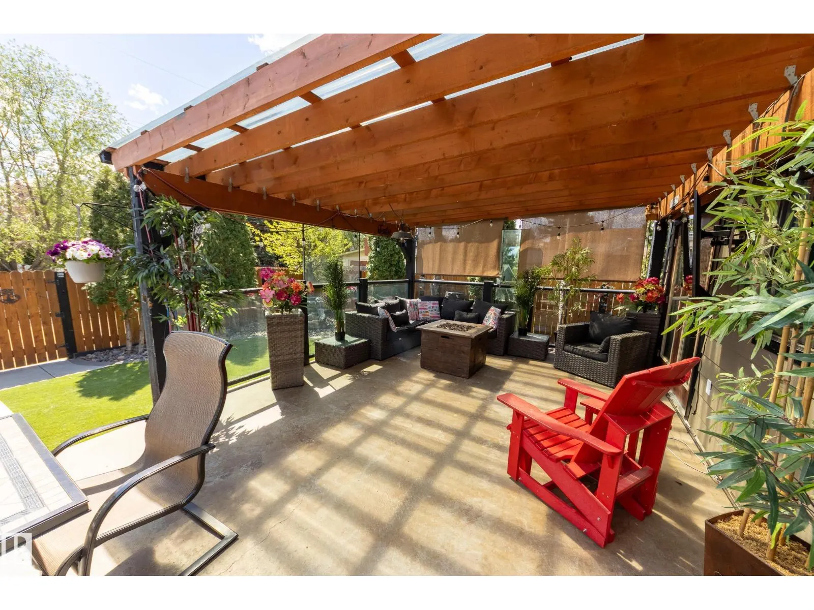 10811 67 ST NW