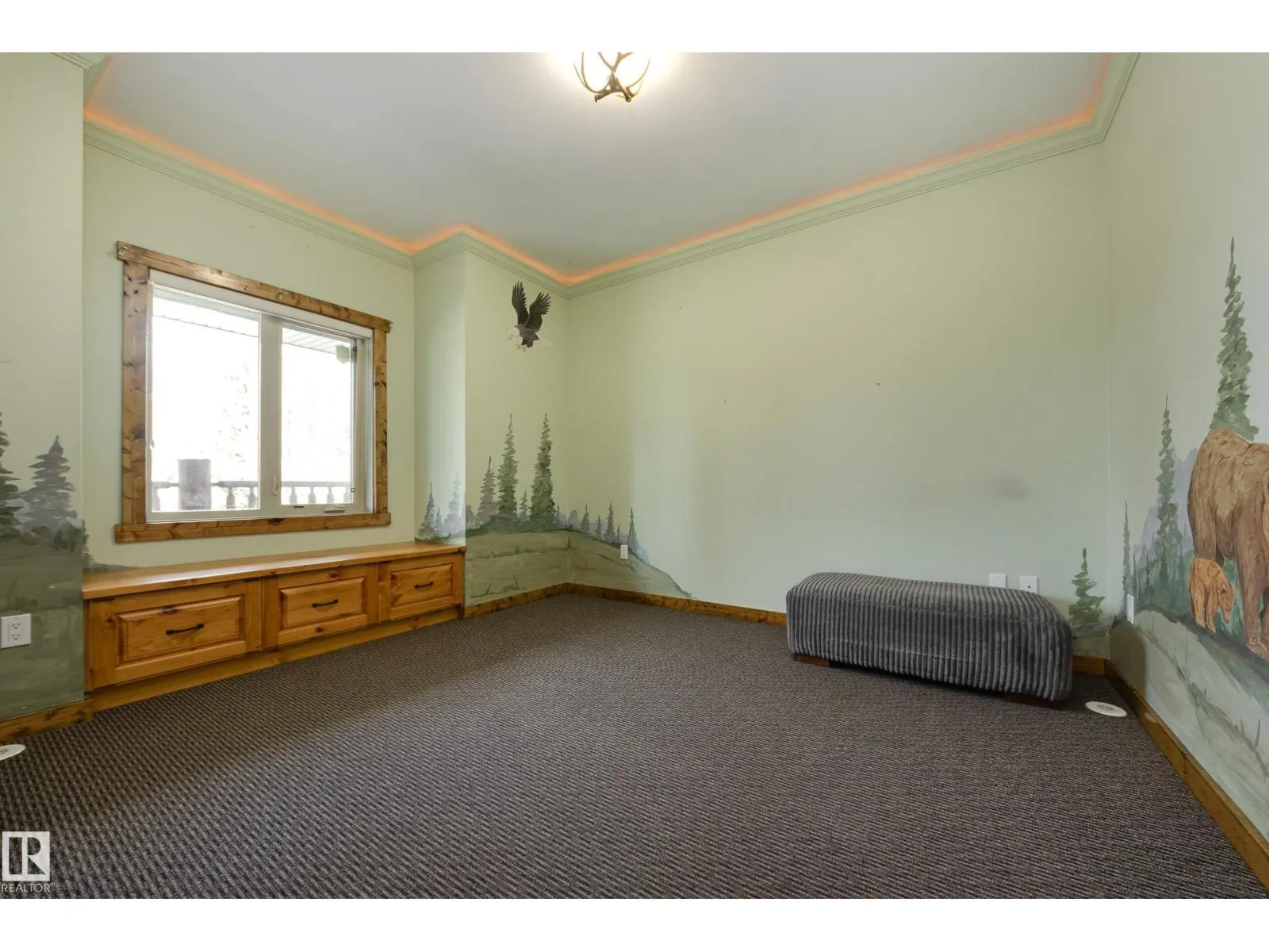 10811 67 ST NW