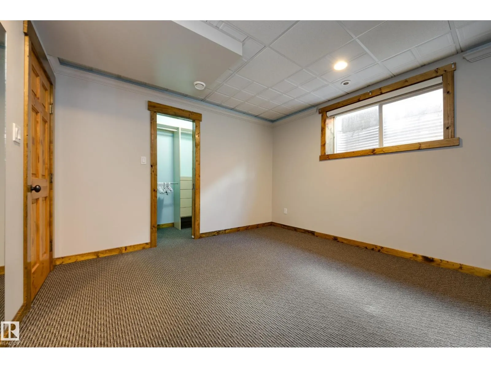 10811 67 ST NW