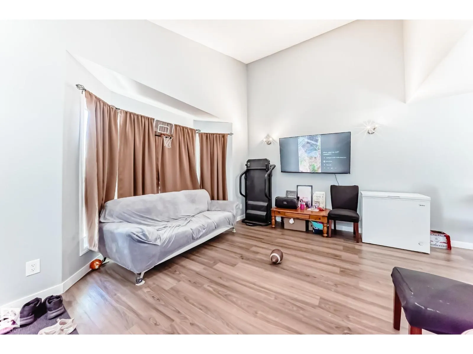 10017 153 ST NW