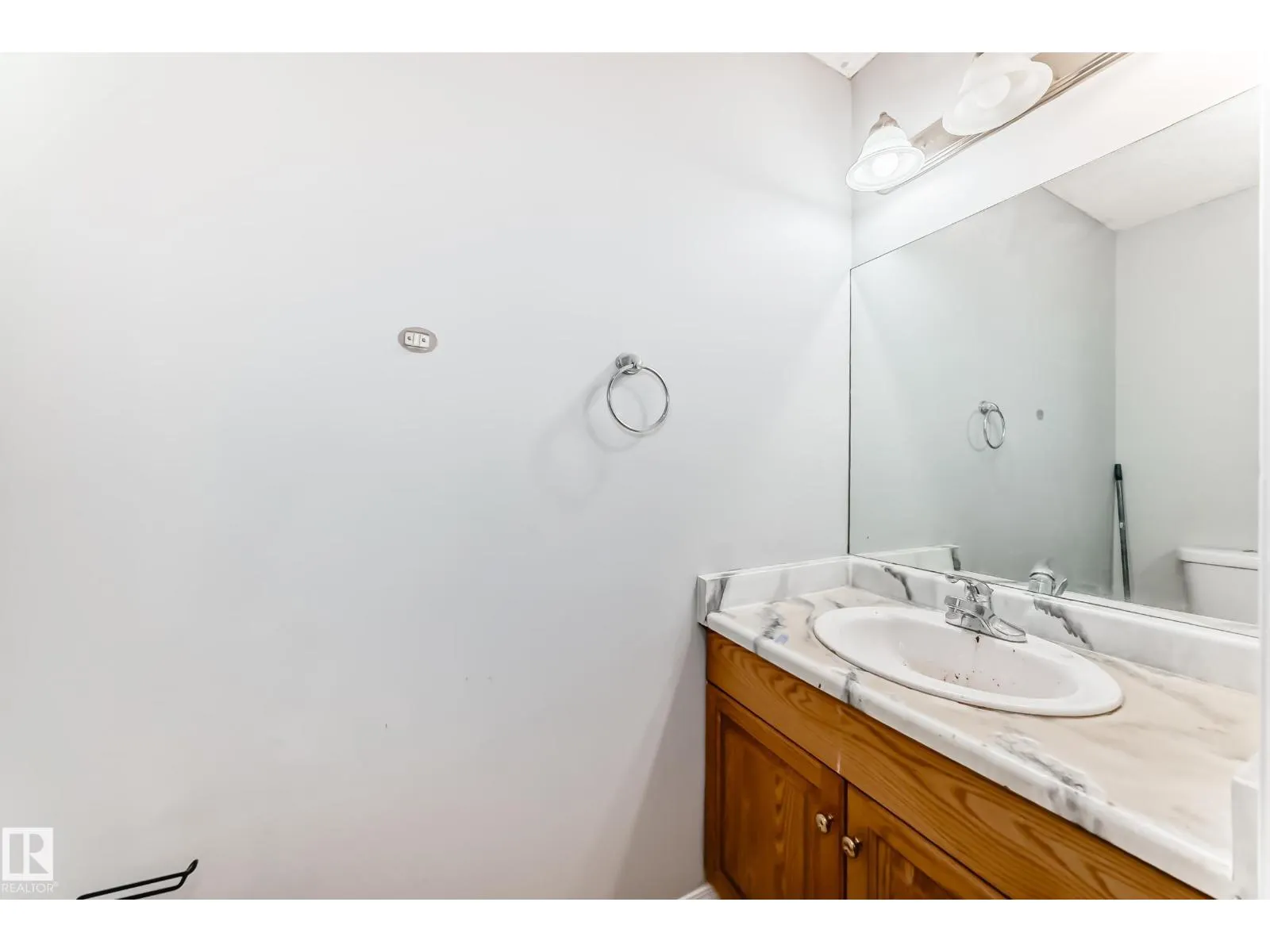 10017 153 ST NW