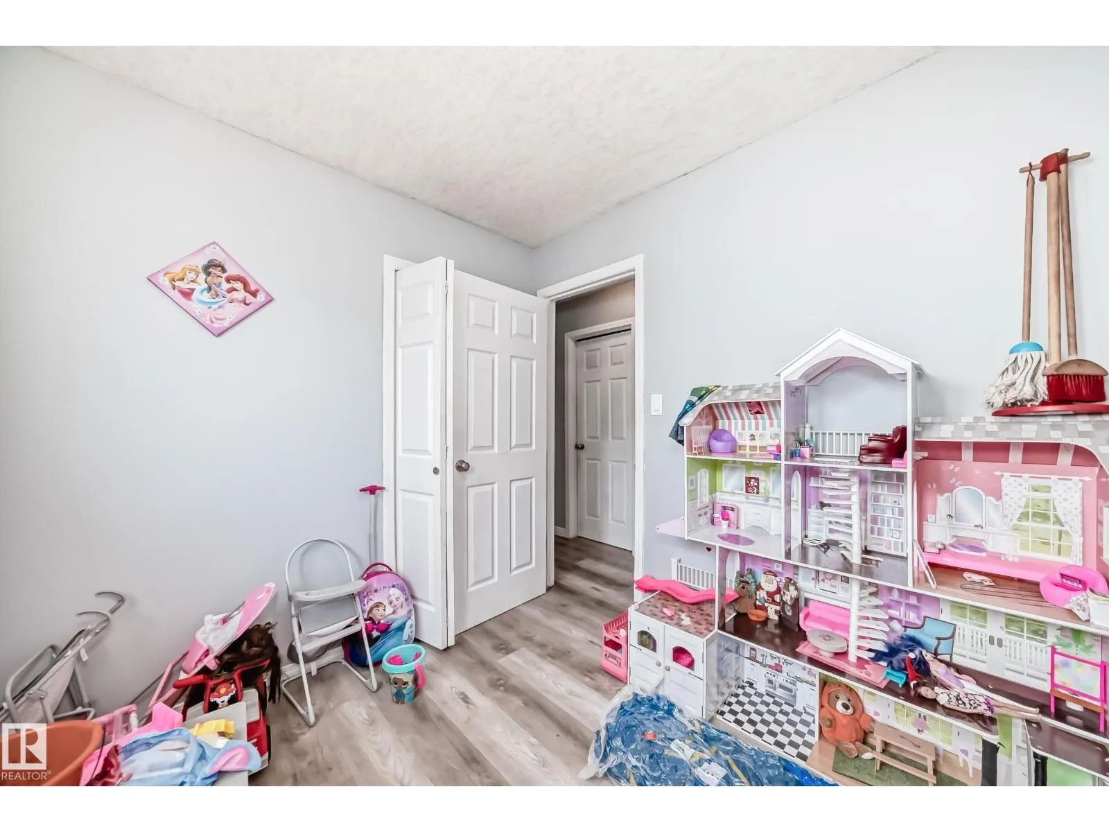 10017 153 ST NW