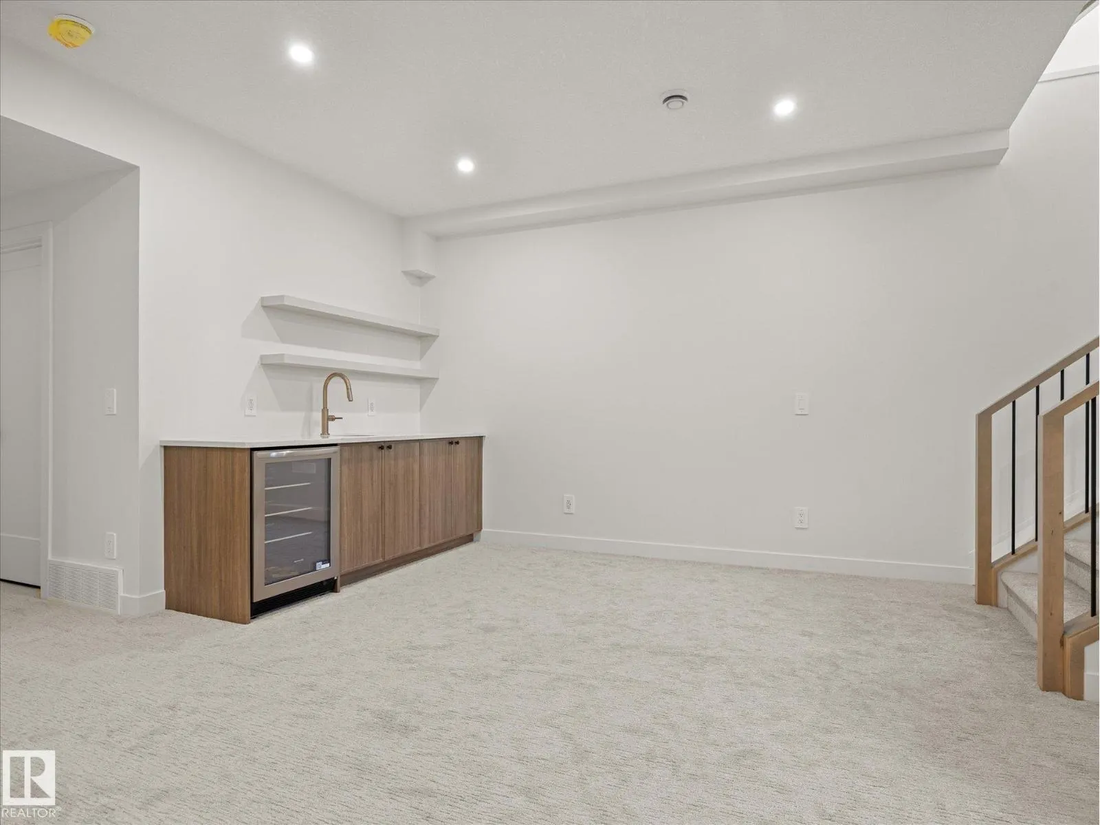 6303 109B AV NW