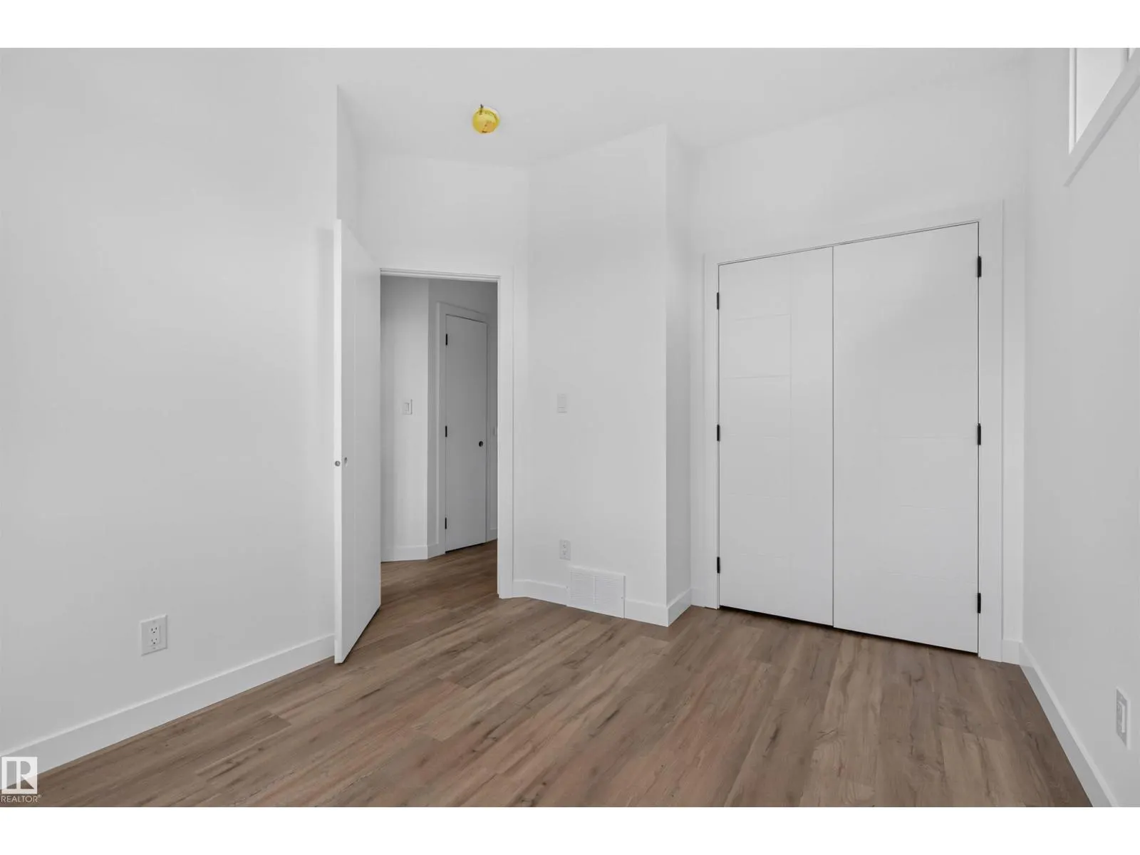 14930 94 AV NW