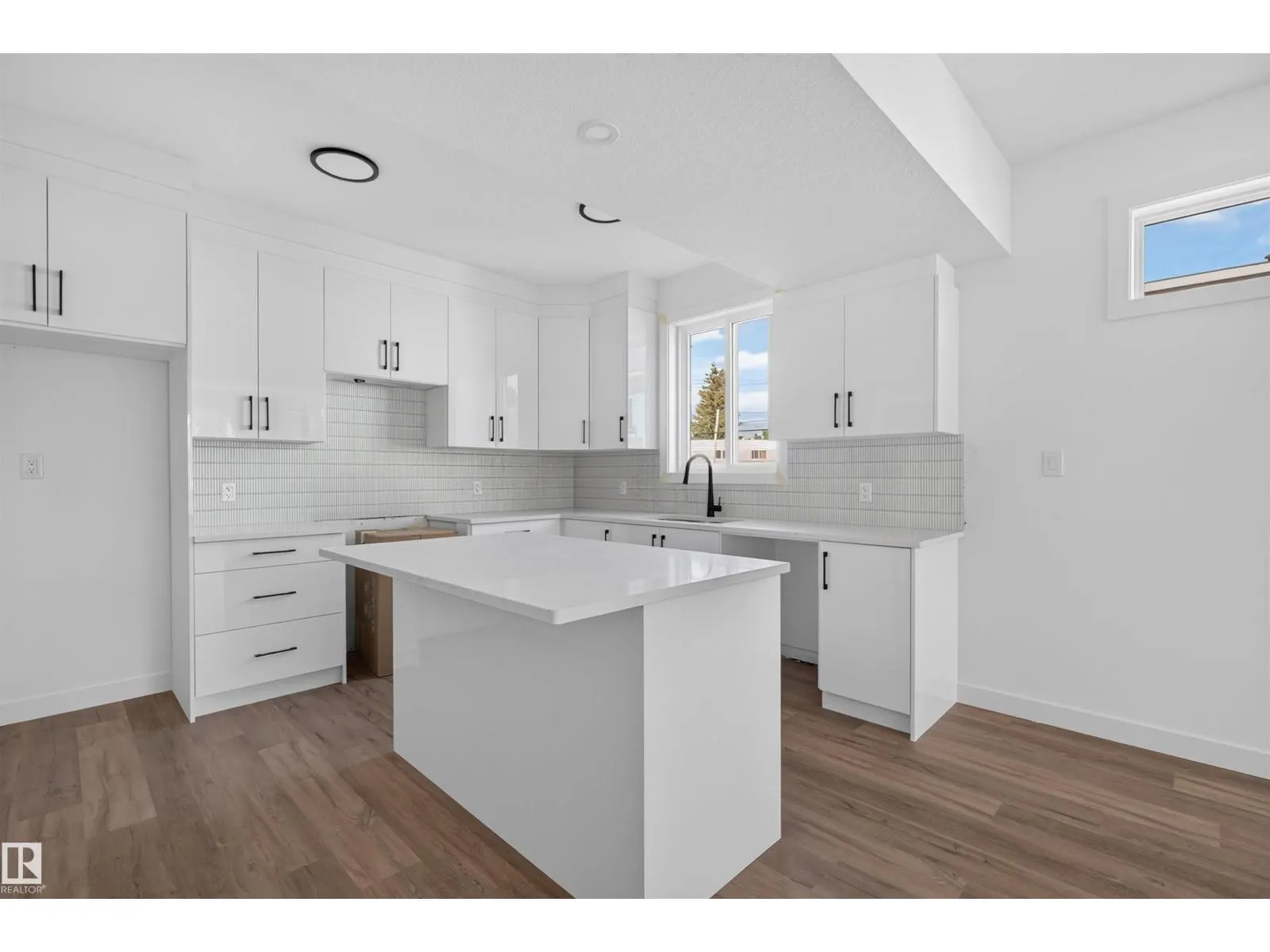 14930 94 AV NW