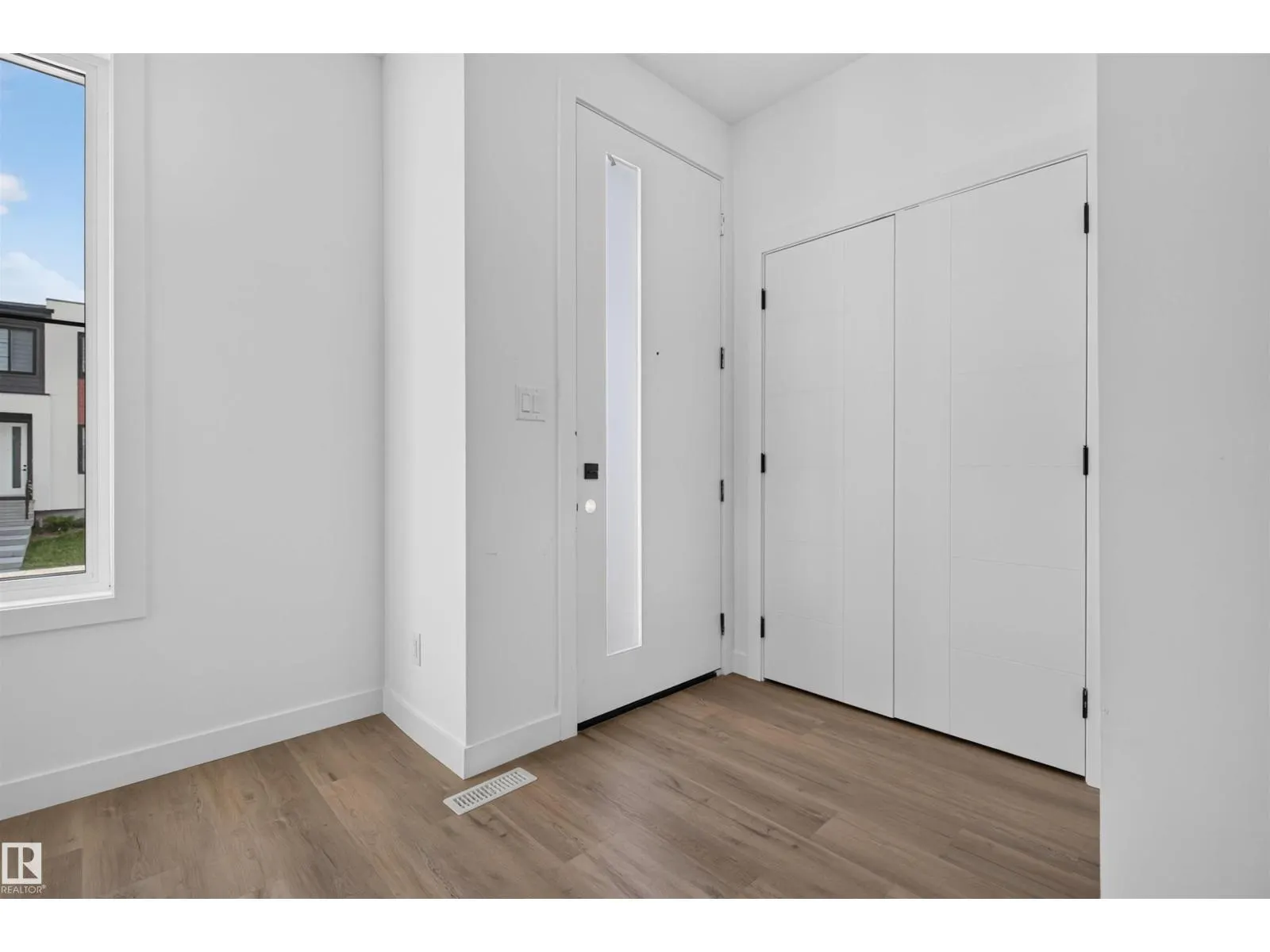 14930 94 AV NW
