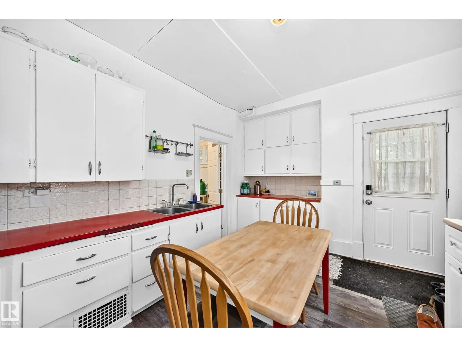 8630 108A ST NW