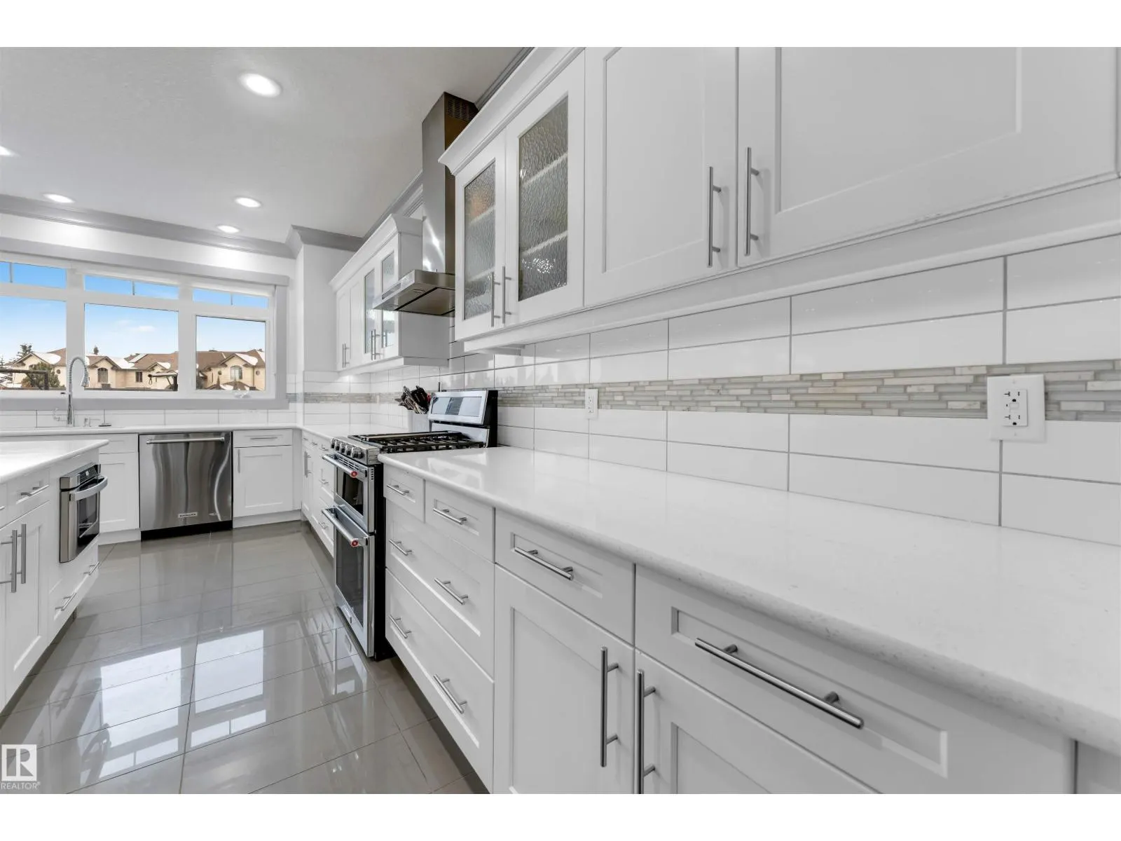 656 180 ST SW SW