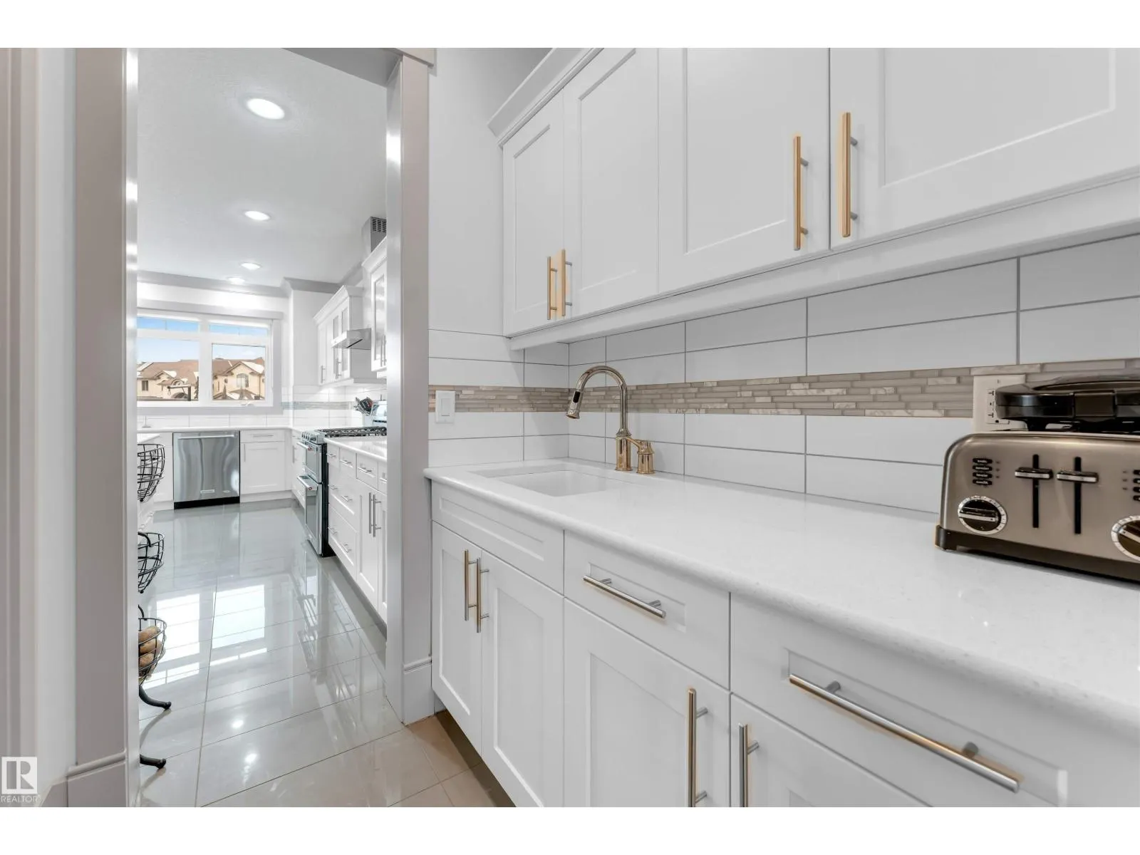 656 180 ST SW SW