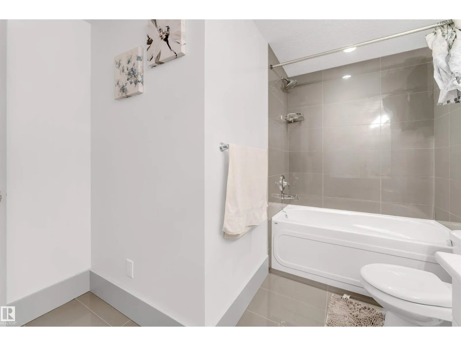 656 180 ST SW SW