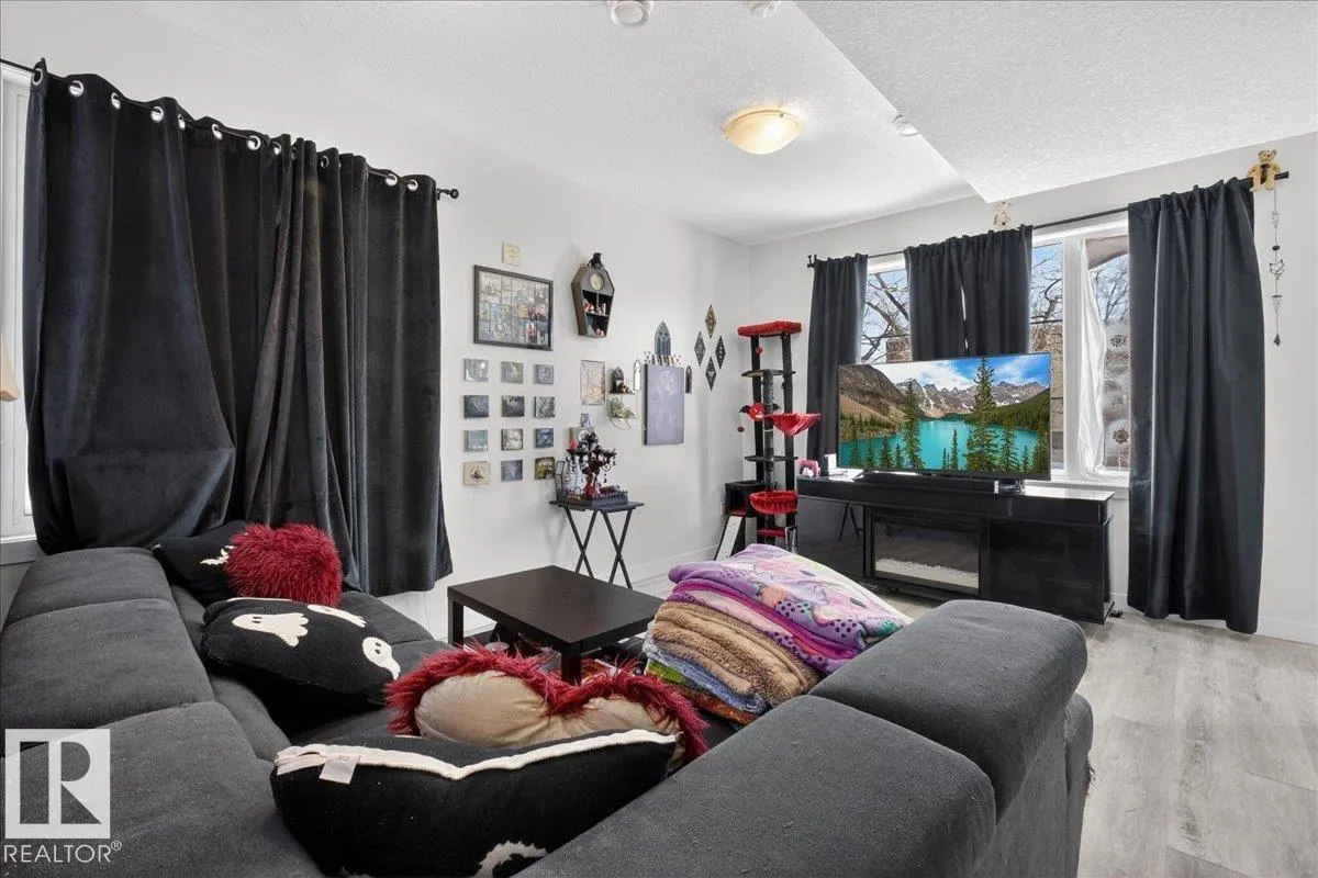 #1 11616 82 ST NW