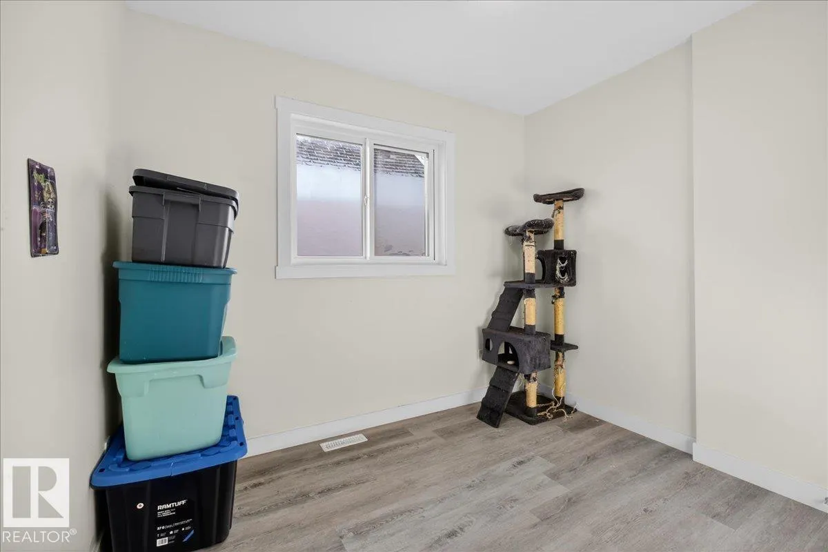 #1 11616 82 ST NW