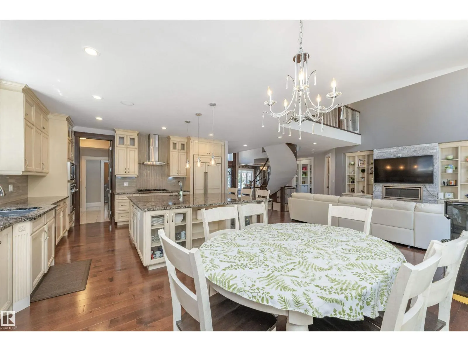 3503 WATSON PT SW