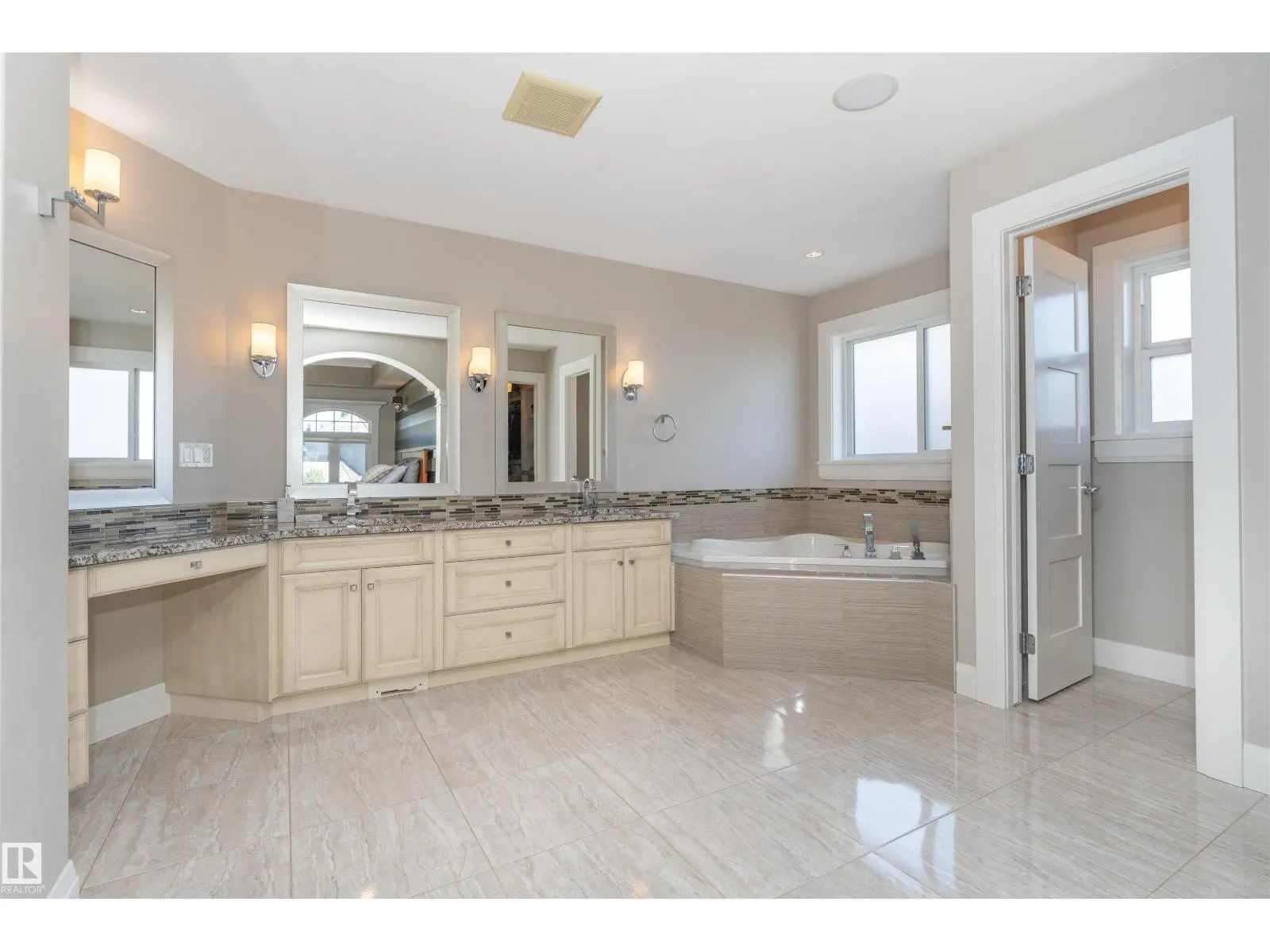 3503 WATSON PT SW