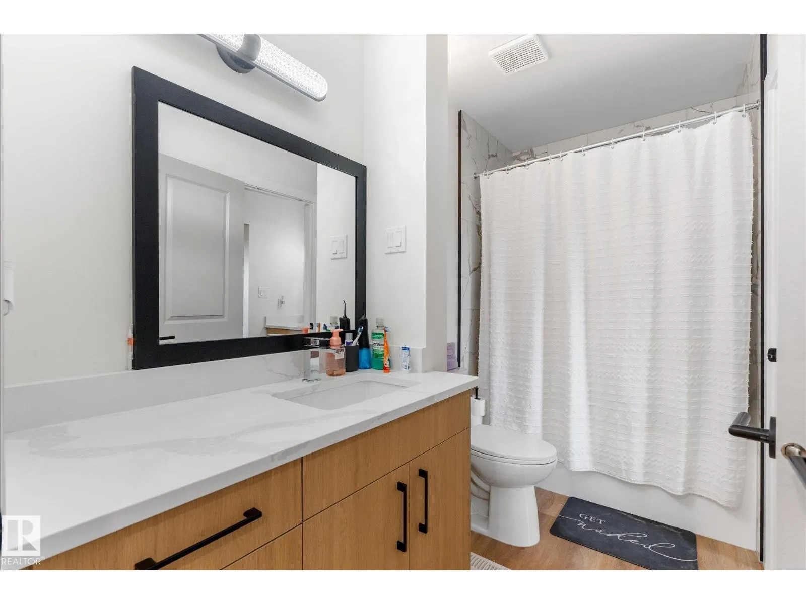 4009 37 AV NW
