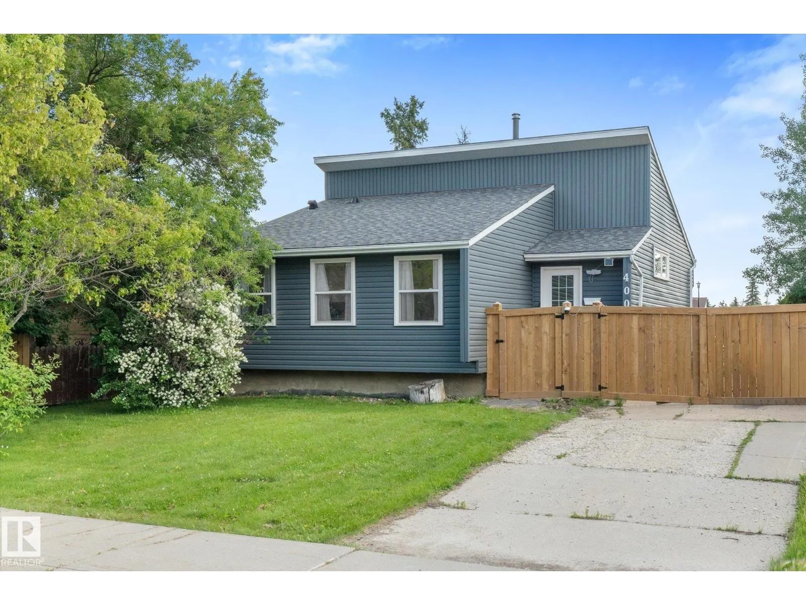 4009 37 AV NW