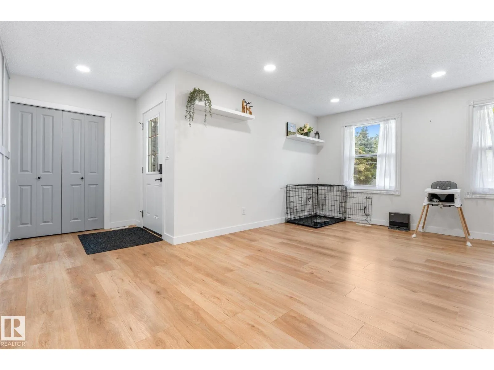 4009 37 AV NW